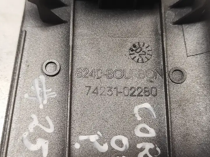 Toyota Corolla E120 E130 (2000 - 2004) 7423102280 Кнопка стеклоподъемников — фото 4