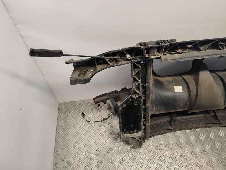 BMW 1 E81 E87 (2004 - 2011)  1857513007 Панель