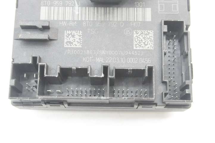 Audi A5 (2007 - 2011)  8T0959792J Другие приборы