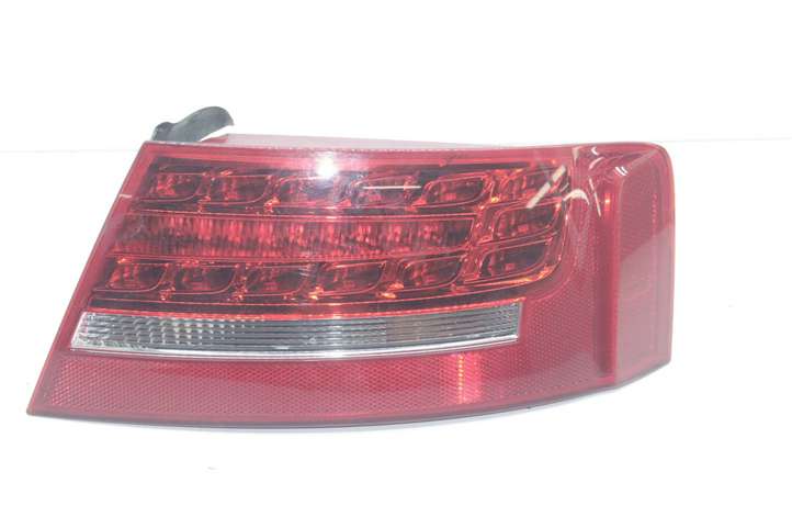 Audi A5 (2007 - 2011)  8T8945096D Задний фонарь в кузове