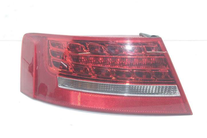 Audi A5 (2007 - 2011)  8T8945095D Задний фонарь в кузове