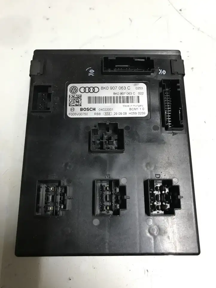 Audi A5 8T 8F (2007 - 2011) 8K0907063C Модуль комфорта — фото 2