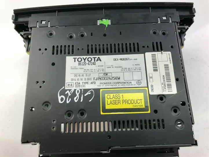 Toyota Prius (XW30) (2009 - 2015) 8612047240 Магнитола / мультимедийная система — фото 3