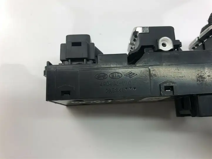 Kia Ceed (2010 - 2012) 93570A2200 Кнопка стеклоподъемников — фото 3