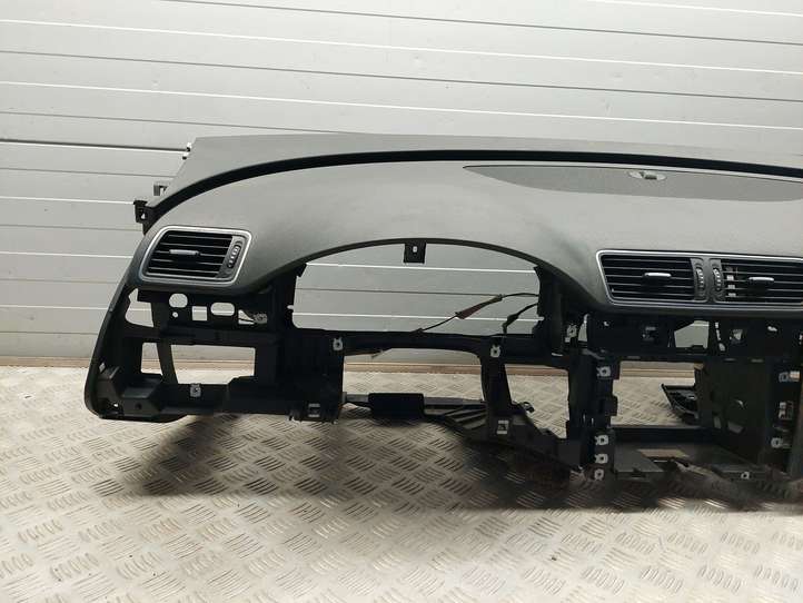 Volkswagen Passat CC (2012 - 2017)  3C1857003QT Панель
