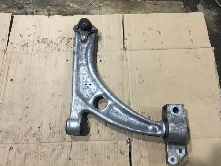 Volkswagen PASSAT B6 (2005 - 2010) 3C0407153B Вилка подвески — фото 1