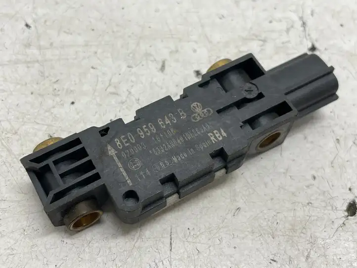 Audi A4 S4 B8 8K (2007 - 2011) 8E0959643B Датчик удара SRS — фото 1