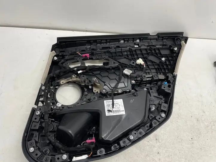 BMW 3 G20 G21 (2019 - ) 62419181 Обшивка задней двери — фото 2