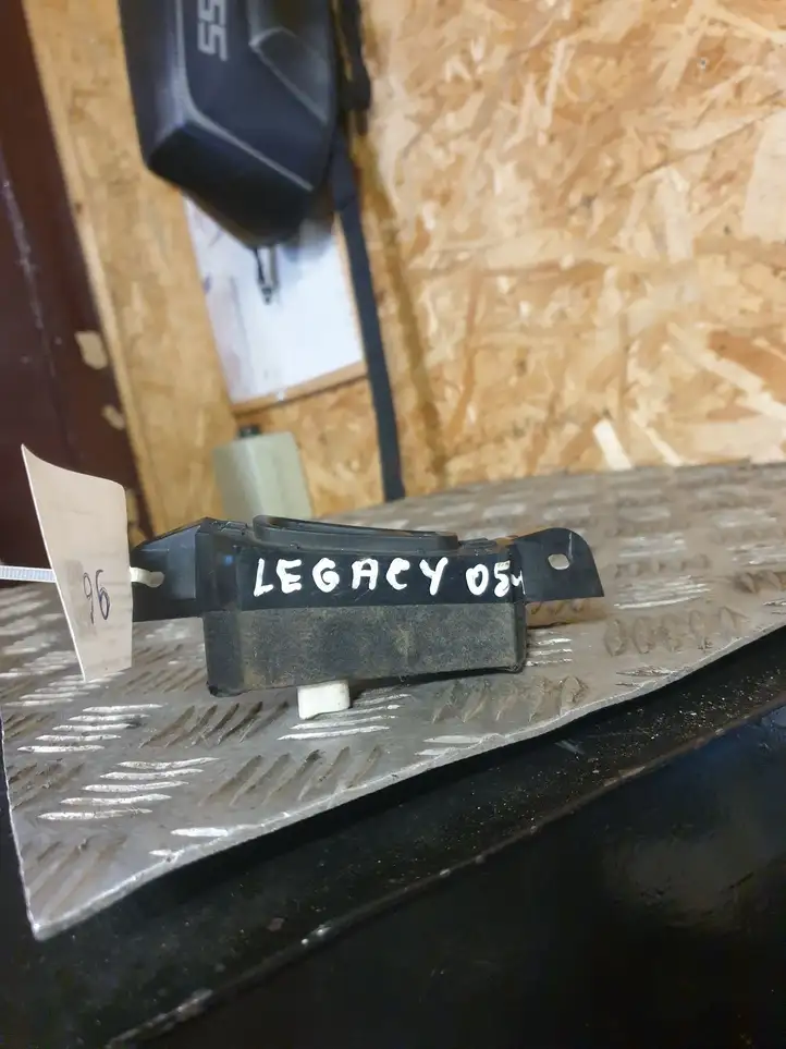 Subaru Legacy (2003 - 2009) R200 Кнопка стеклоподъемников — фото 3