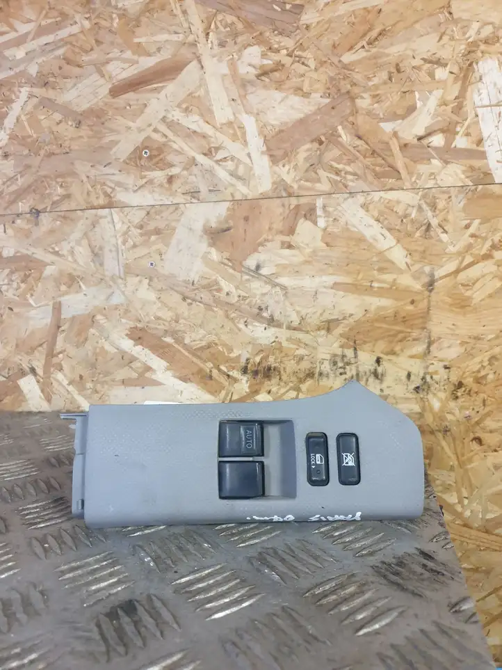 Toyota Yaris (2005 - 2009) 742320D110 Блок кнопок стеклоподъемников — фото 1