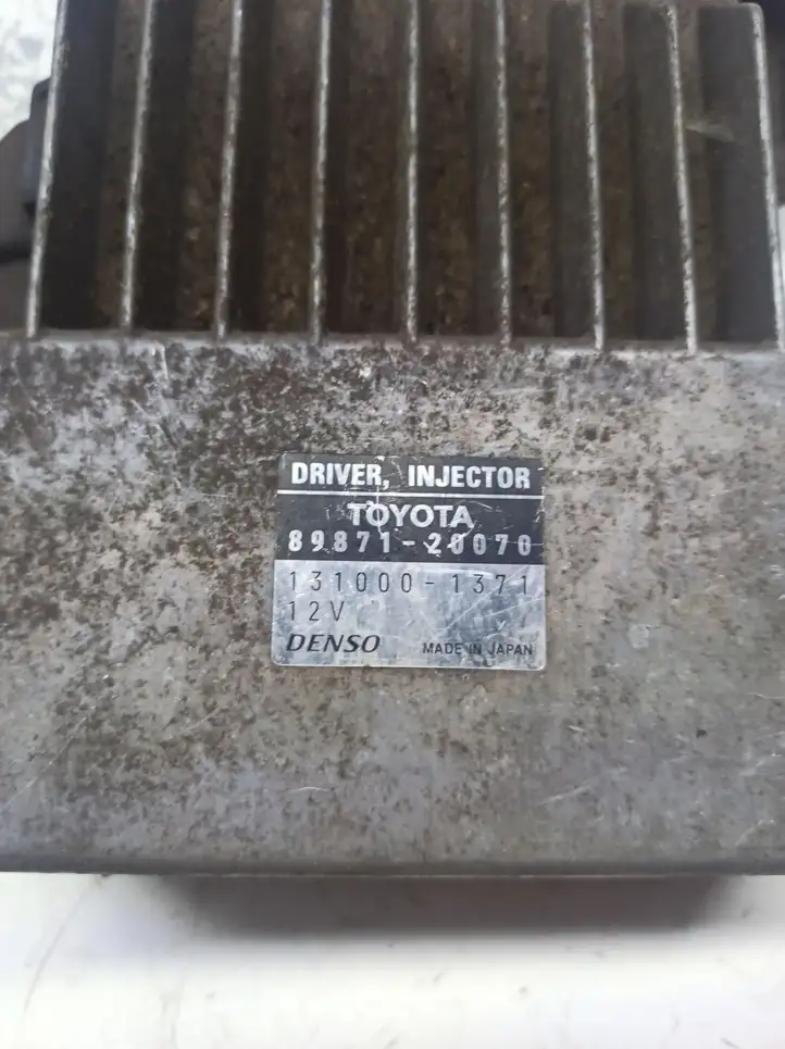 Toyota Corolla Verso AR10 (2004 - 2009) 8987120070 Блок управления форсунками — фото 2