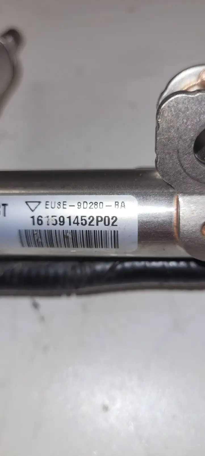 Ford Fiesta (2000 - 2005) EU3E9D280AA Магистральная топливная трубка — фото 2