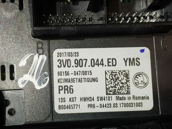 Skoda Superb B8 (3V) (2015 - 2023)  3V0907044ED Управление климат контролем