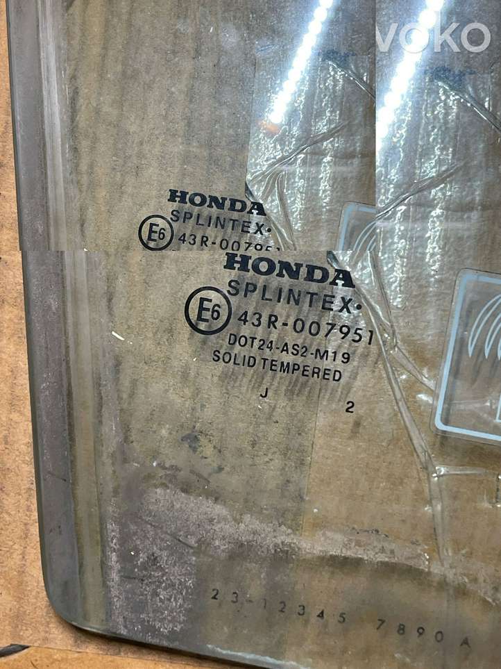 Honda CR-V (2004 - 2006)   Основное стекло передних дверей (четырехдверного автомобиля)