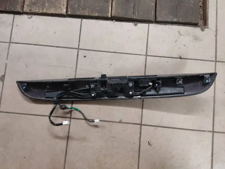 Nissan Juke I F15 (2010 - 2018) 308681KA6A Подсветка номера — фото 4