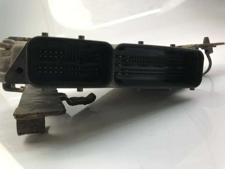 Saab 9-3 Ver1 (1998 - 2005)  55575494 Блок управления двигателем ECU