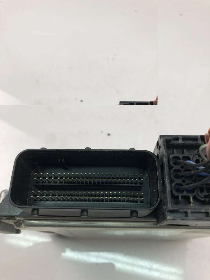 Polestar 2. (2020 - )  32349194 Блок управления двигателем ECU