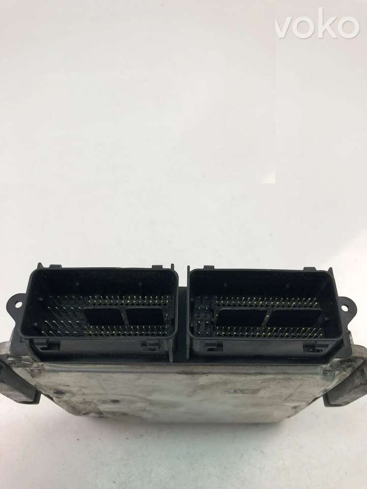 Ford Focus (2015 - 2019)  F1FA12A650DVG Блок управления двигателем ECU