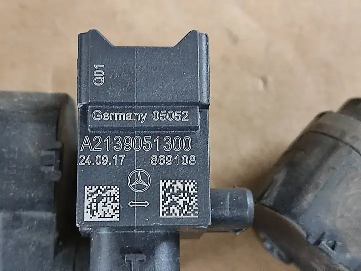 Mercedes-Benz E W213 (2016 - ) A2139051300 Датчик удара SRS — фото 1