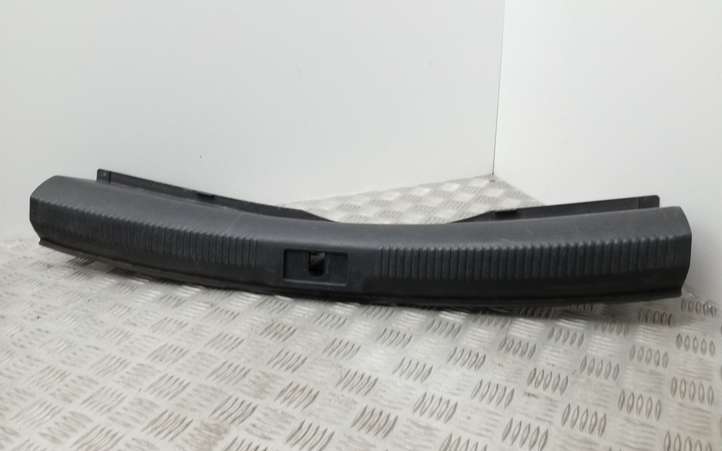 Audi A4 (2007 - 2011)  8K5863471 Отделка порога багажника