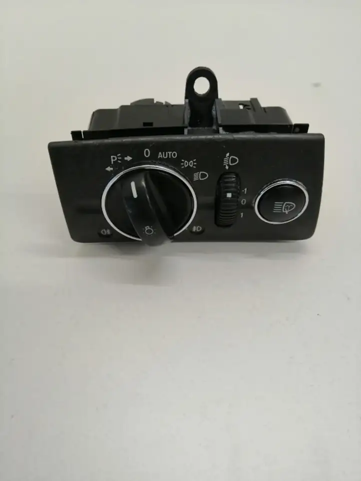 Mercedes-Benz E W211 (2002 - 2009) 2115451004 Включатель фонарей — фото 1