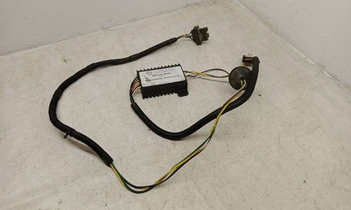 Mazda CX-7 (2009 - 2012)  00008EM04A Блок управления крюка для прицепа