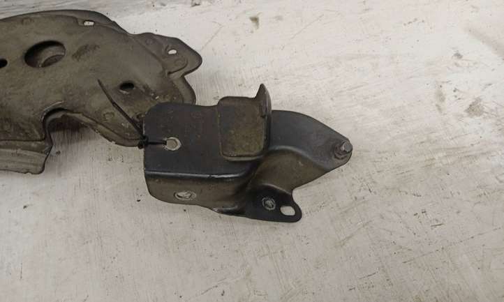 Volkswagen Touareg I (2002 - 2010)  7L6805920B Держатель крыла