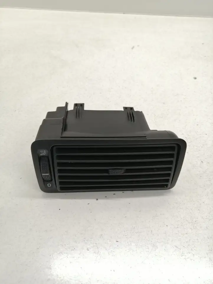 Volkswagen Golf IV (1998 - 2005) 1J1819704C Боковой воздушный дефлектор — фото 1