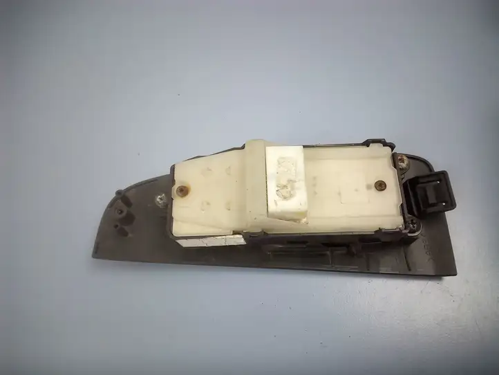 Toyota Avensis T250 (2006 - 2009) 8482005110 Блок кнопок стеклоподъемников — фото 3