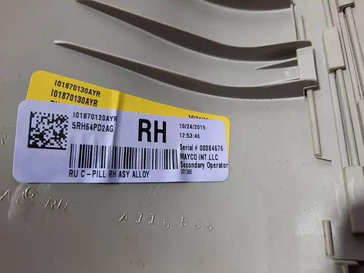 Chrysler Pacifica (2016 - ) 5RH64PD2AG Обшивка стойки C — фото 3