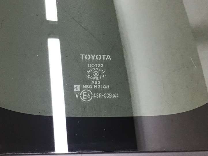 Toyota RAV 4 (XA50) (2018 - )  43R005844 Заднее боковое стекло кузова