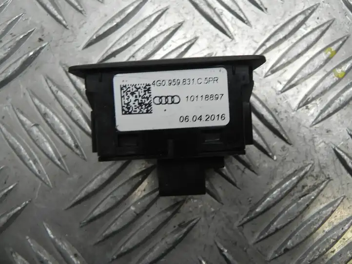 Audi A4 S4 B9 (2015 - 2019) 4G0959831C Кнопка закрытия крышки багажника — фото 2