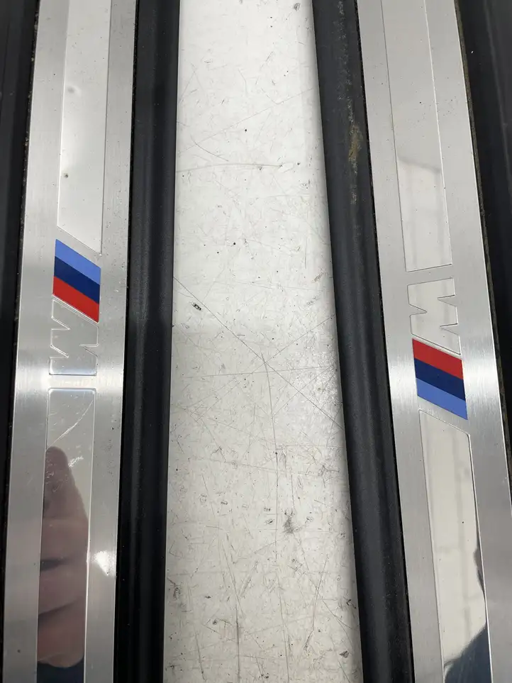BMW 3 G20 G21 (2019 - ) 51477407377 Внутренняя обшивка порога (комплект) — фото 2