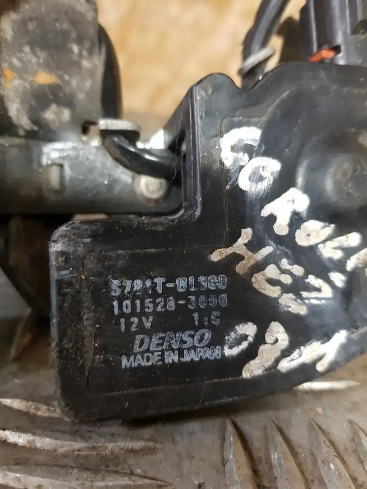 Toyota Corolla E120 E130 (2000 - 2004) 1015283000 Замок крышки багажника — фото 3