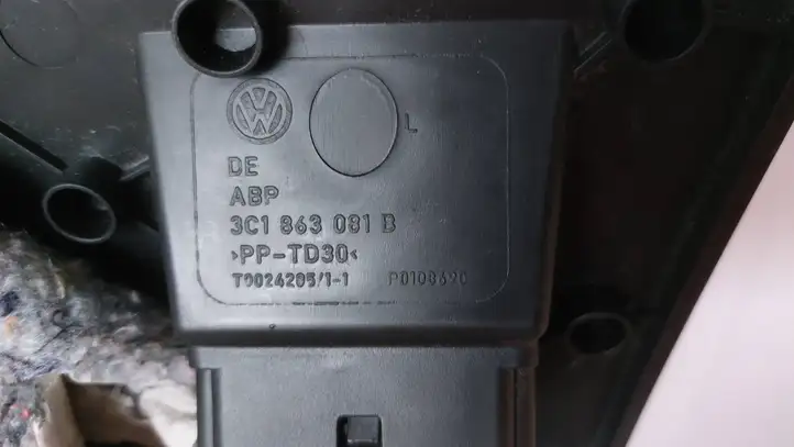 Volkswagen PASSAT B6 (2005 - 2010) 3C1863081B Нижняя отделка панели приборов — фото 3