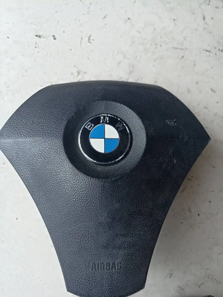 BMW 5 E60 E61 (2004 - 2010) 601718900 Подушка безопасности руля — фото 1