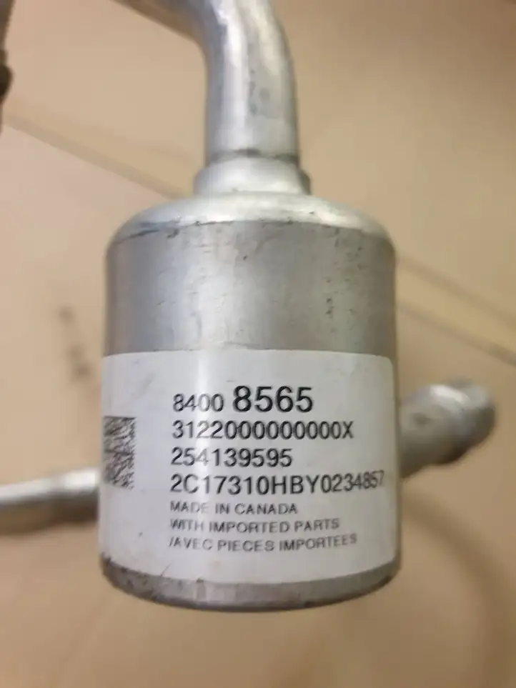 Chevrolet Camaro (2015 - 2018) 84008565 Трубки и шланги кондиционера — фото 2