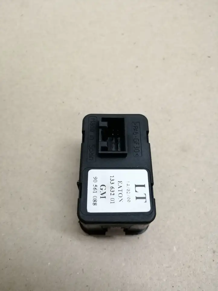 Opel Astra G (1998 - 2004) 90561088 Блок кнопок стеклоподъемников — фото 2