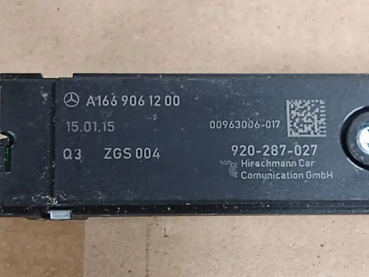 Mercedes-Benz C W205 (2014 - 2021) A1669061200 Усилитель антенны — фото 2