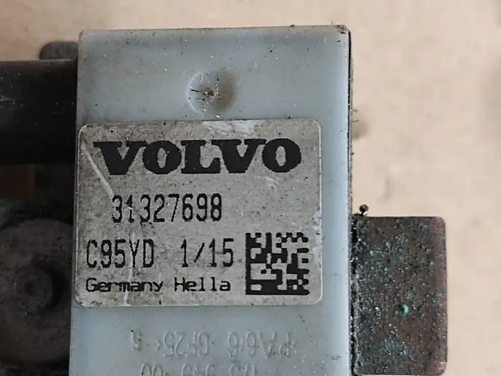 Volvo XC60 (2008 - 2013) 31327698 Плюсовой провод аккумулятора — фото 2
