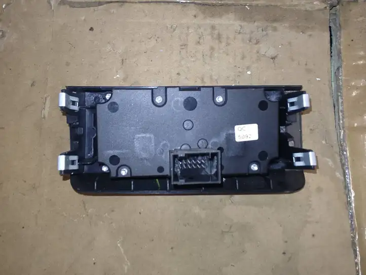 BMW X5 E70 (2006 - 2013) 9134726 Включатель фонарей — фото 3