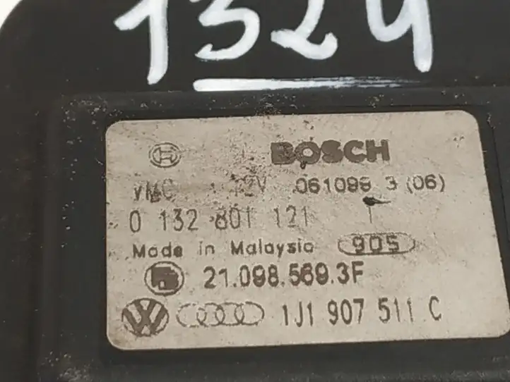 Seat Cordoba (6L) (2002 - 2009) 0132801121 Двигатель задвижки потока воздуха — фото 3