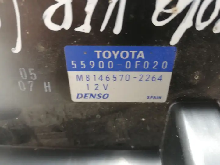 Toyota Corolla Verso AR10 (2004 - 2009) 559000F020 Блок управления климат-контролем — фото 3