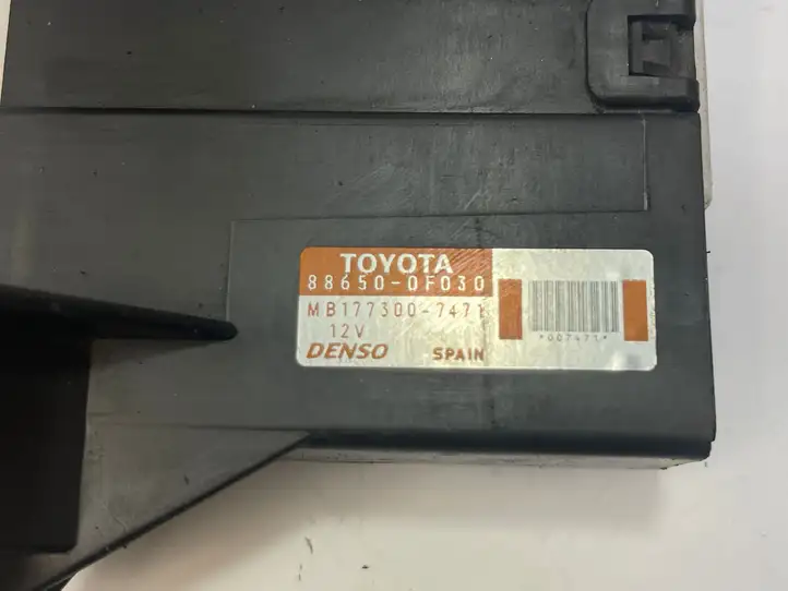 Toyota Corolla Verso AR10 (2004 - 2009) 886500F030 Прочие блоки управления — фото 3