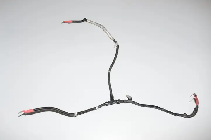 BMW 3 F30 F35 F31 (2012 - 2018) 7823309 Плюсовой провод аккумулятора — фото 1