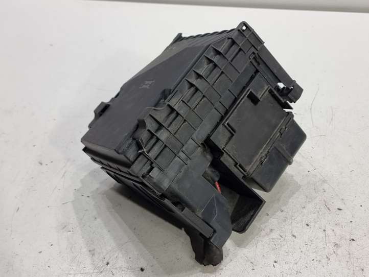 Audi A3/S3 8P (2004 - 2008)  01394932 Ящик предохранителей (комплект)