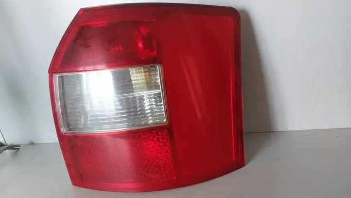 Audi A4 S4 B6 8E 8H (2000 - 2006) 8E9945096A Задний фонарь в кузове — фото 1