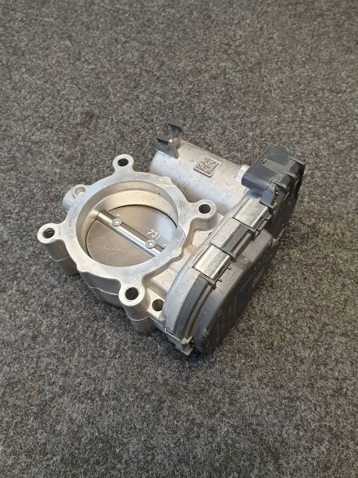 Mercedes-Benz GLA W156 (2017 - 2020) A2701410025 Дроссельная заслонка — фото 1