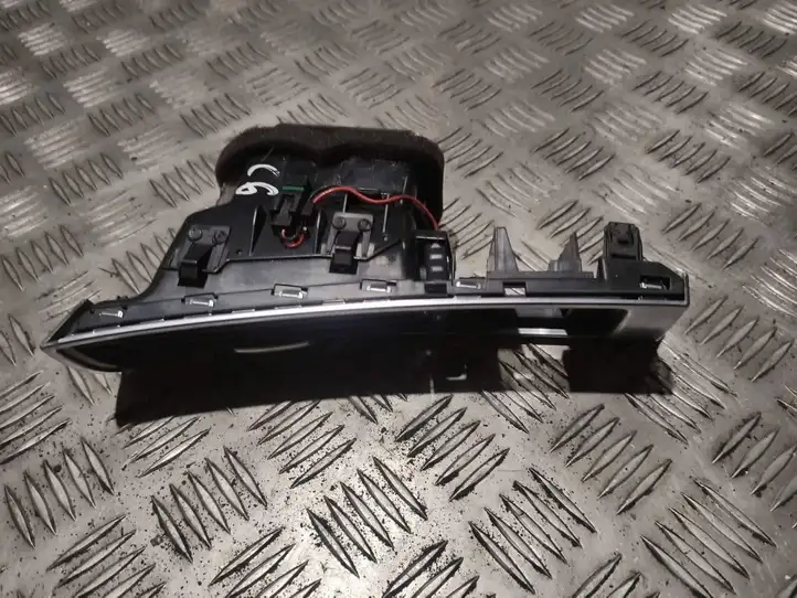Audi A6 S6 C6 4F (2004 - 2008) 4F2820902D Боковой воздушный дефлектор — фото 2