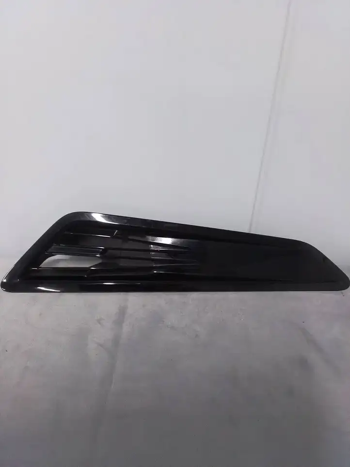 Chevrolet Camaro (2018 - ) 23348223 Нижняя решетка переднего бампера — фото 1